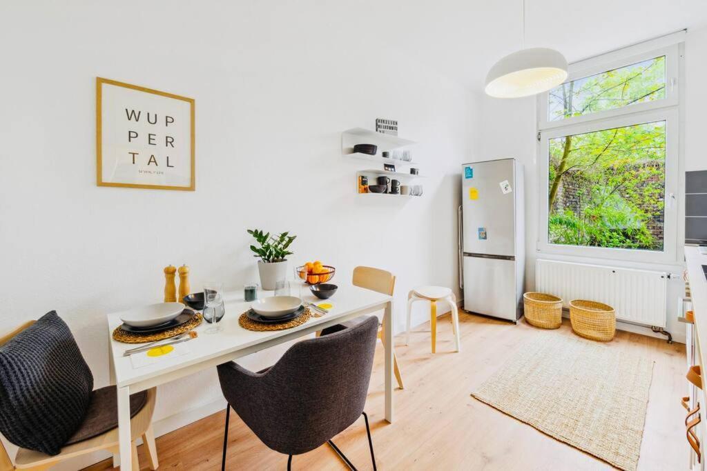 Wuppertaler Altbau-Traum Gutenberg - Naehe Dus & Dortmund & Koeln & Essen Apartment Exterior photo
